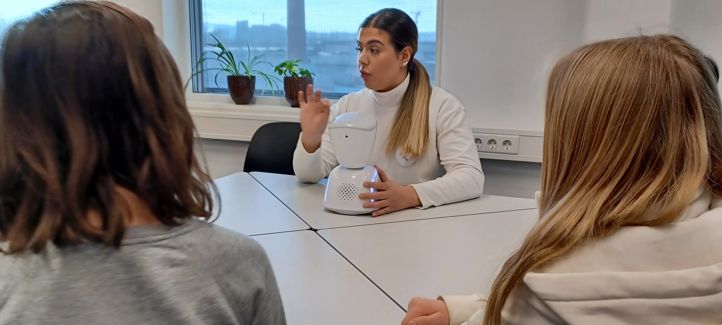 Arbeidslivets skolesekk Reyhan Yildirim elev Kuben vgs