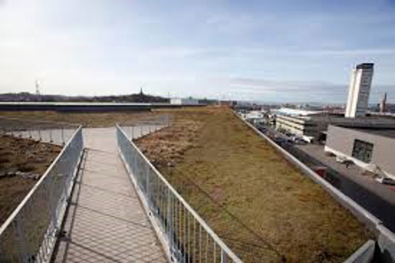 Foto: Norsk Gjenvinning Bilde av taket på Norsk Gjenvinning der konteineren skal stå