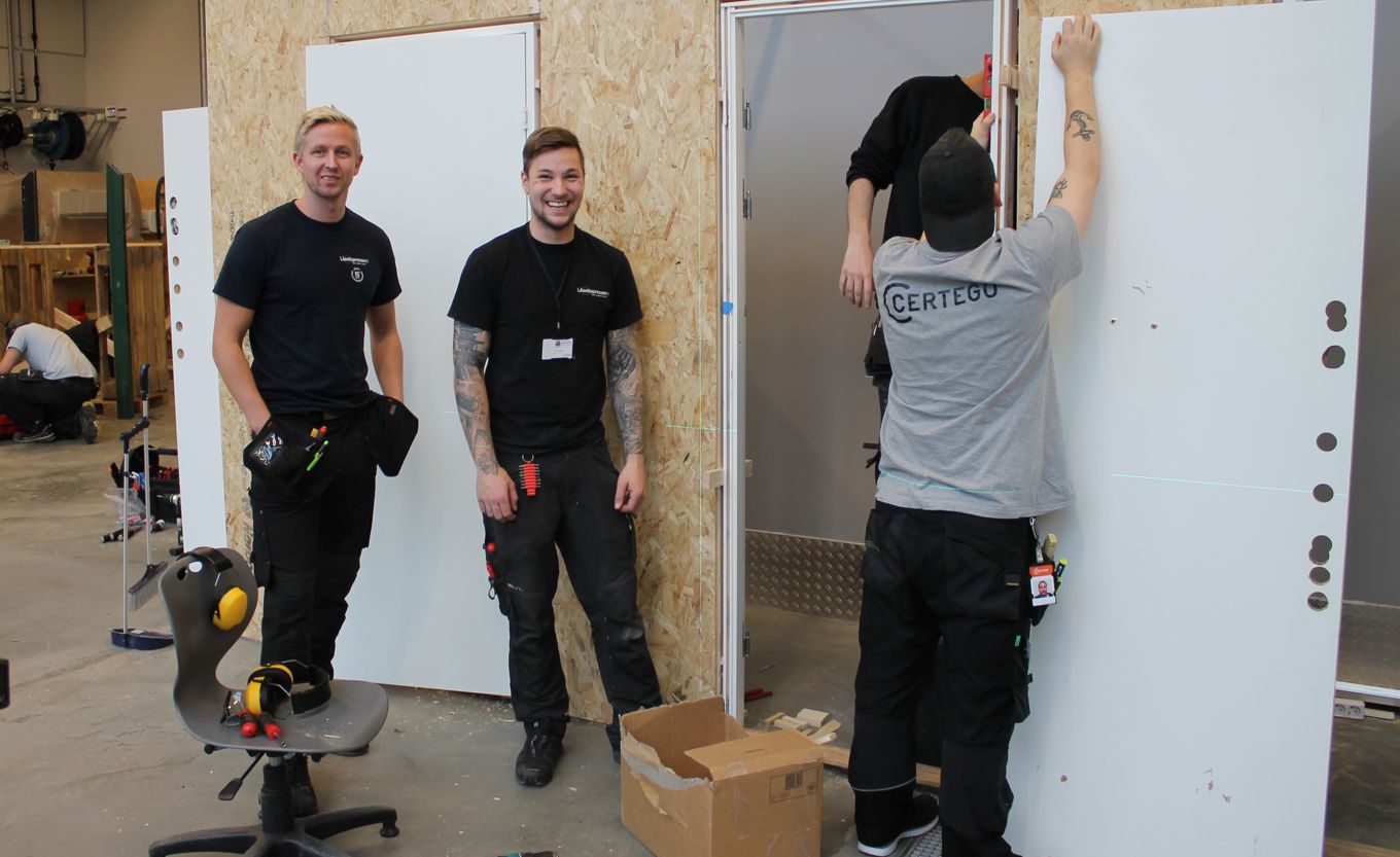 Lærerne René Ringnes (til venstre) og Daniel Sørlie Treider